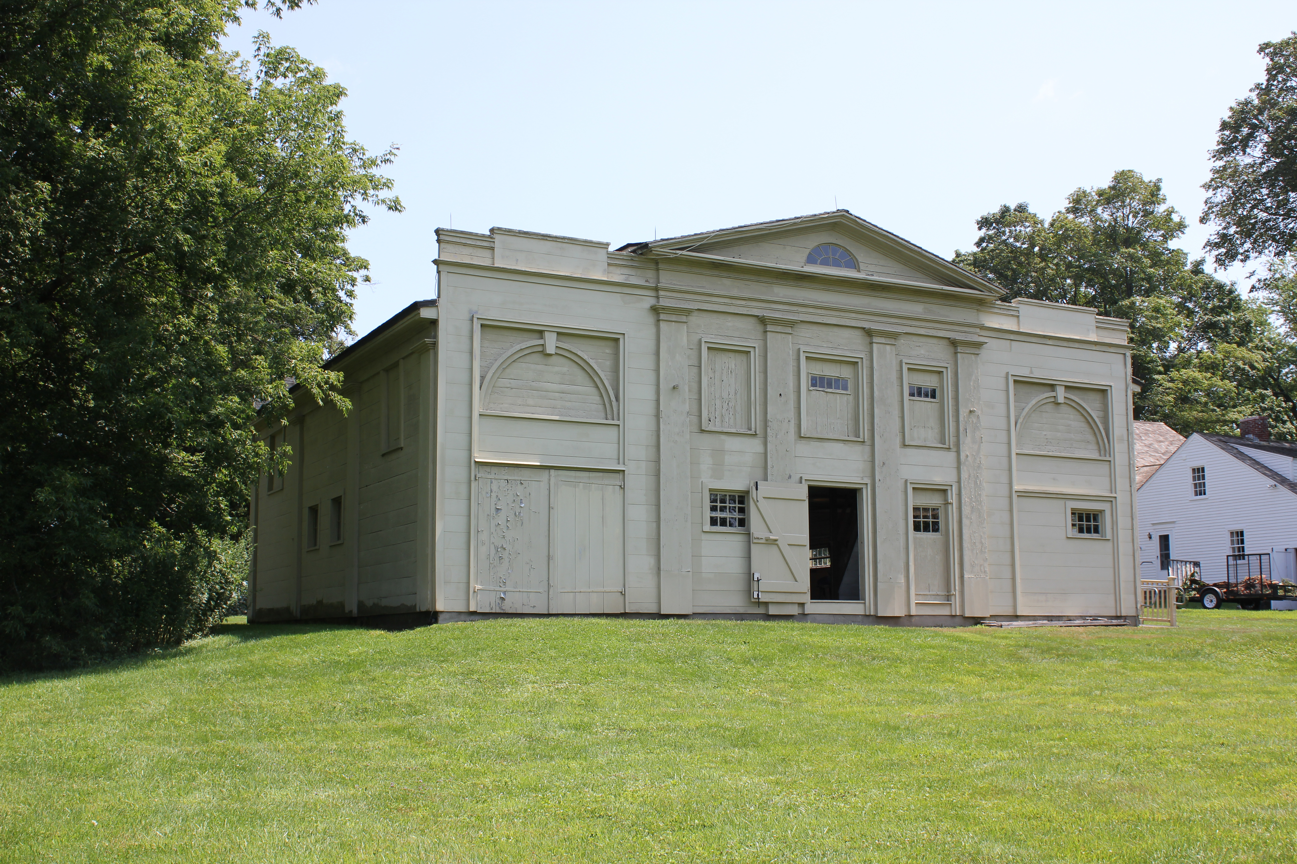 photo documentation of Wadsworth Stable, built 1730, in Connecticut, USA